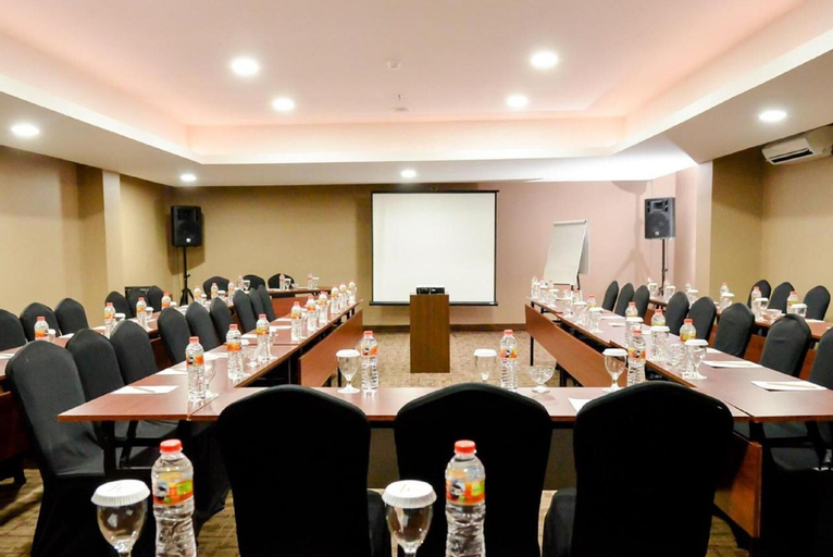Business Facilities 7