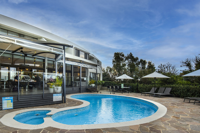 Sport & Beauty 3, Mercure Charlestown, Lake Macquarie  - North