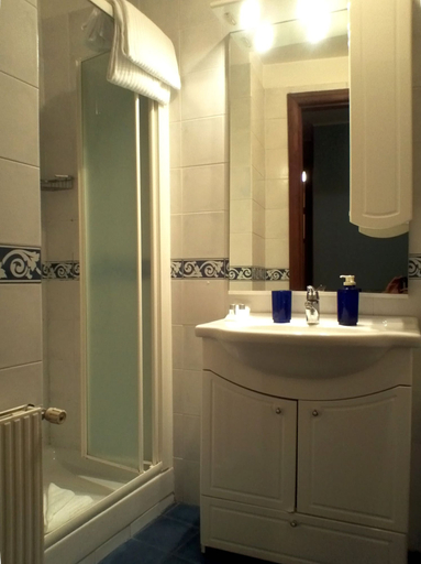 Bathroom 4, Welcome House, Rome