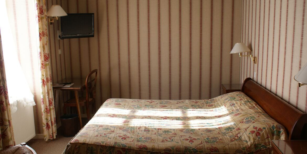 Bedroom 2, Logis Hotel Le Commerce, Ariège