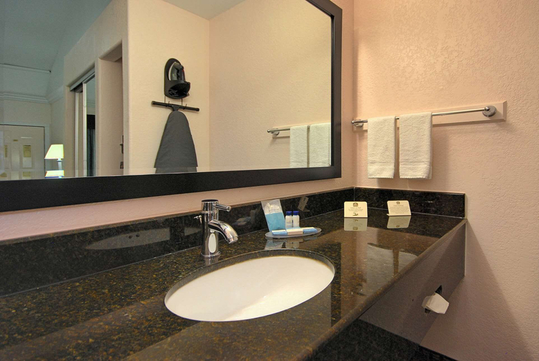 Bathroom 4, Americas Best Value Inn Sinton, San Patricio