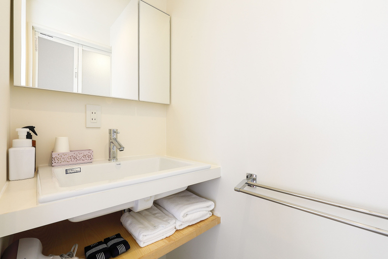Bathroom 5, Ryokan Azumaya, Kyoto