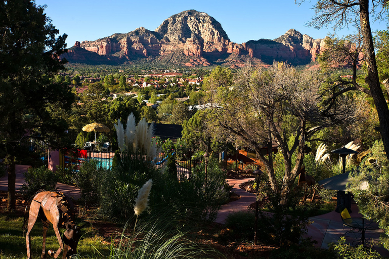 A Sunset Chateau, Yavapai