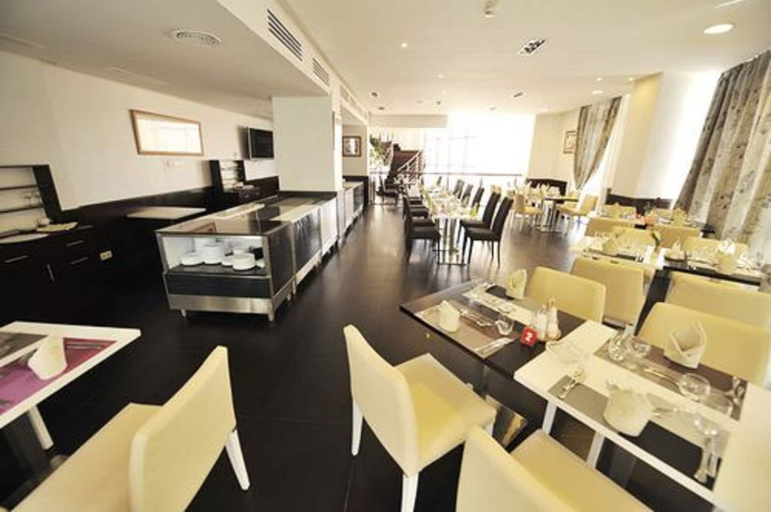 Food & Drinks 5, Liberté Hôtel Oran, Oran