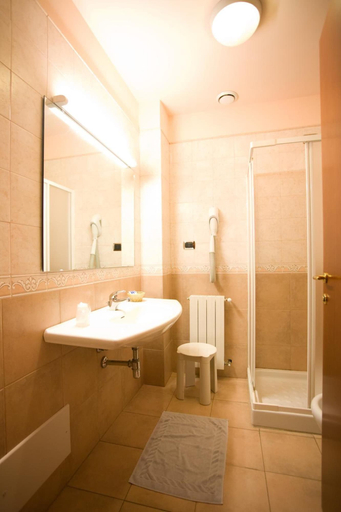Bathroom 4, Villa Delle Rose, Oristano