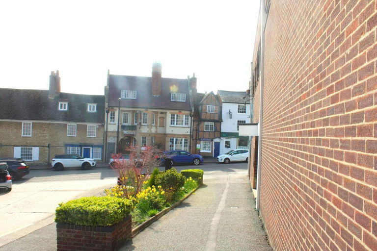 Exterior & Views, Remarkable 3-bed Apartment in Newport Pagnell, Milton Keynes