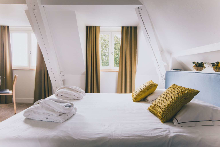 Bedroom 3, Castel de Tres Girard, Côte-d'Or