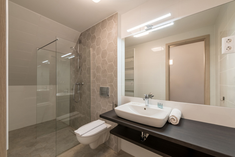Bathroom 5, Fibula Residence Hotel & Wellness**** - Adults Only, Pécs
