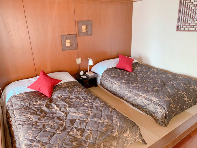 Bedroom 3, Shodoshima International Hotel, Tonoshō