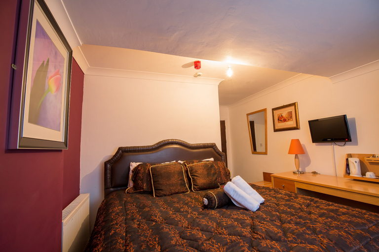 Bedroom 2, Citybest Hotel, London