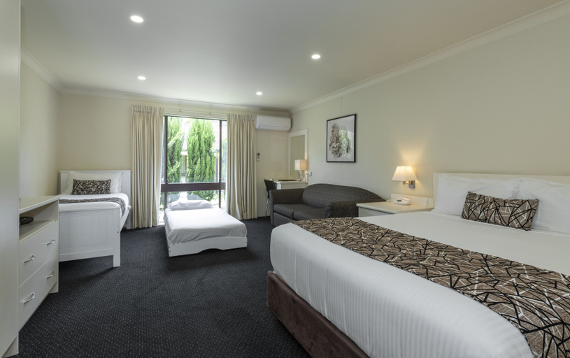 Bedroom 4, Zig Zag Motel, Lithgow