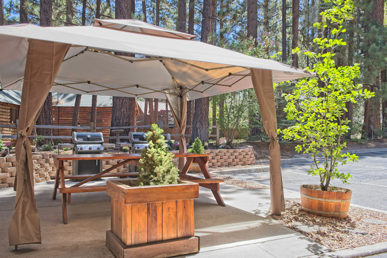 Food & Drinks 5, Snow Lake Lodge, San Bernardino