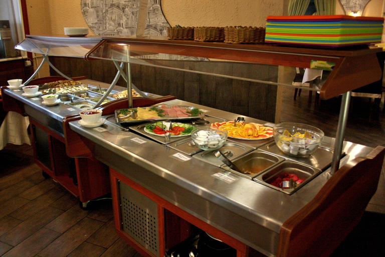 Food & Drinks 5, Annushka Hotel, Sankt-Peterburg gorsovet