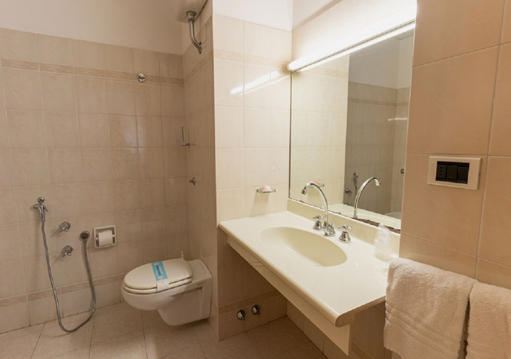 Bathroom 4, Villa Delle Rose, Oristano