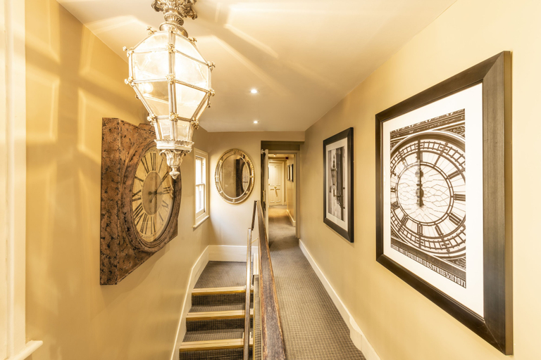 Others 5, The Fielding Hotel, London