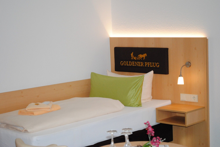 Bedroom 4, Landgasthof Goldener Pflug, Rosenheim
