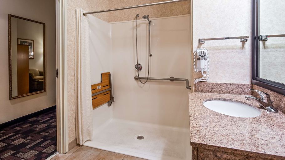 Bathroom 4, Best Western Longview, Gregg