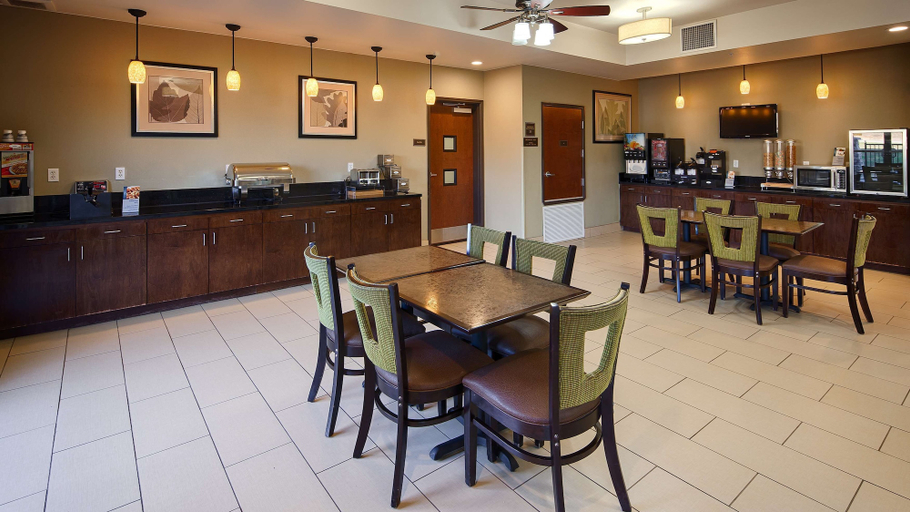 Food & Drinks 5, Best Western Plus Desoto Inn & Suites, De Soto