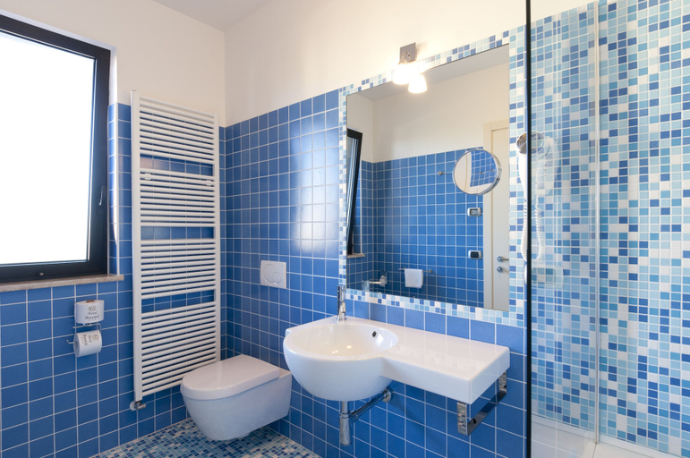 Bathroom 4, Hotel Brandoli, Verona