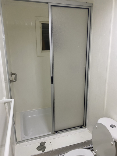 Bathroom 3, HOTEL FORJADORES DEL CABO DE HORNOS, Antártica Chilena