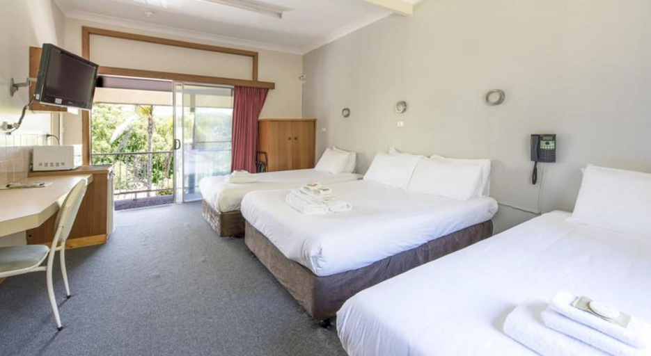 Bedroom 4, Gosford Inn Motel, Gosford - West
