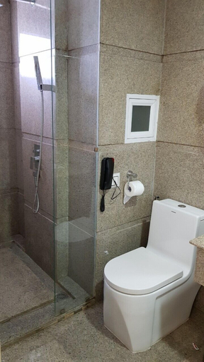 Bathroom 5, Holiday One Hotel, Ninh Kiều
