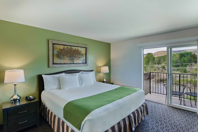 Bedroom 4, Oxford Suites Yakima, Yakima