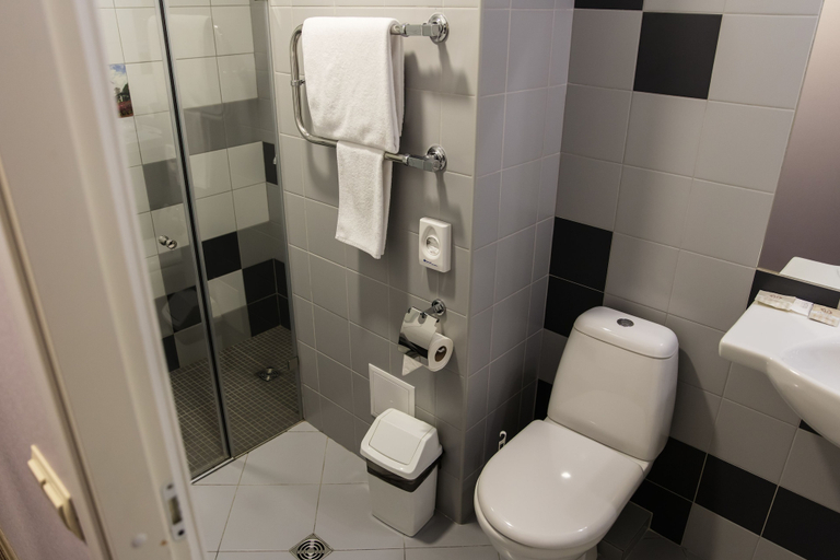 Bathroom 3, Topos Congress-Hotel, Aksayskiy rayon