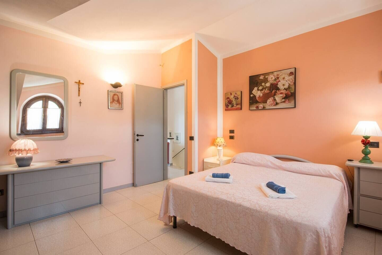 Bedroom 2, JOIVY Shared Villa Nature&relax, Lucca