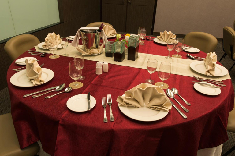 Food & Drinks 15