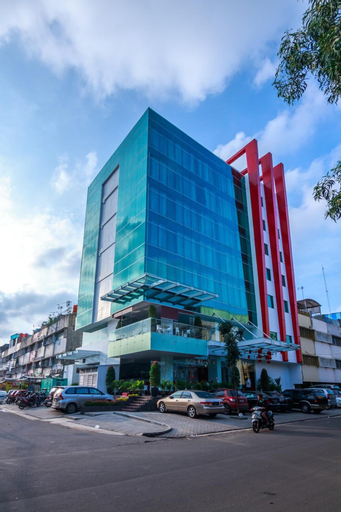 Exterior & Views 22
