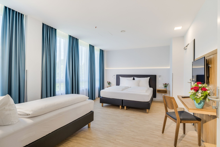 Bedroom 4, Hotel‑Etage Apfelrot managed by Hotel Apfelbaum, Erding