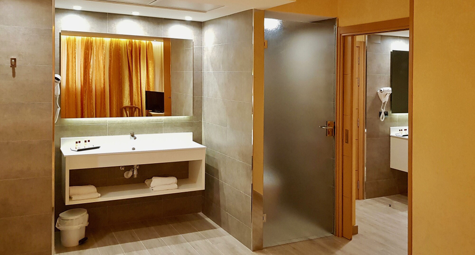 Bathroom 4, Hotel Pimar & Spa, Girona