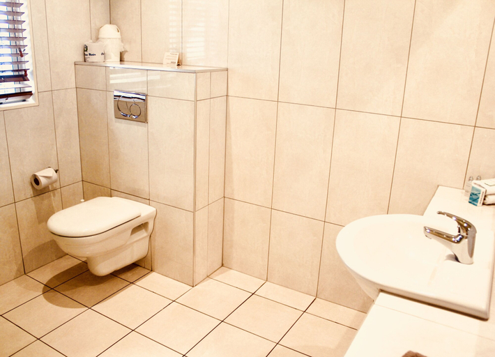 Bathroom 3, The Nautilus Napier, Napier