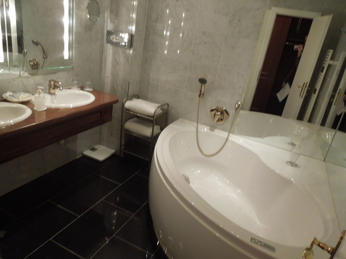 Bathroom 4, Bergresort Seefeld, Innsbruck Land