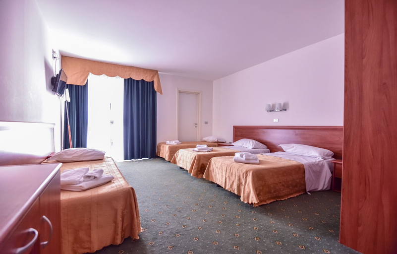 Bedroom 24