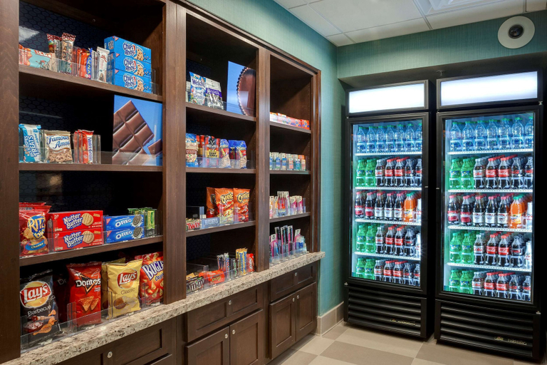 Food & Drinks 5, Hampton Inn & Suites Blythe, Riverside