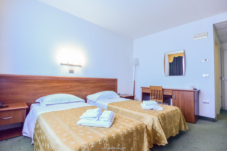 Bedroom 25