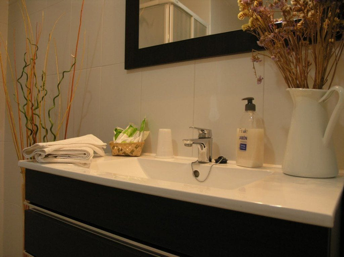 Bathroom 4, Apartamentos Aixa II, Murcia