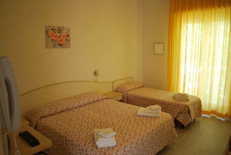 Bedroom 2, Hotel Cristoforo Colombo, Forli' - Cesena