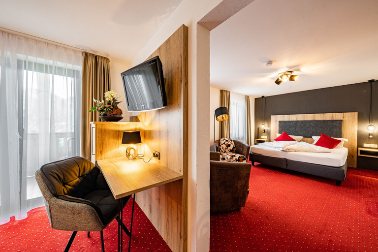 Bedroom 5, Berggasthof Hotel Adersberg, Traunstein