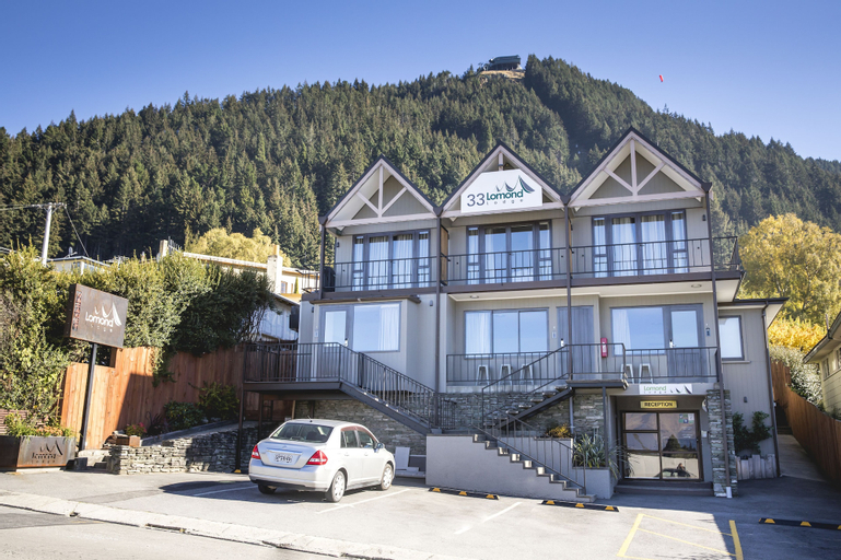 Exterior & Views