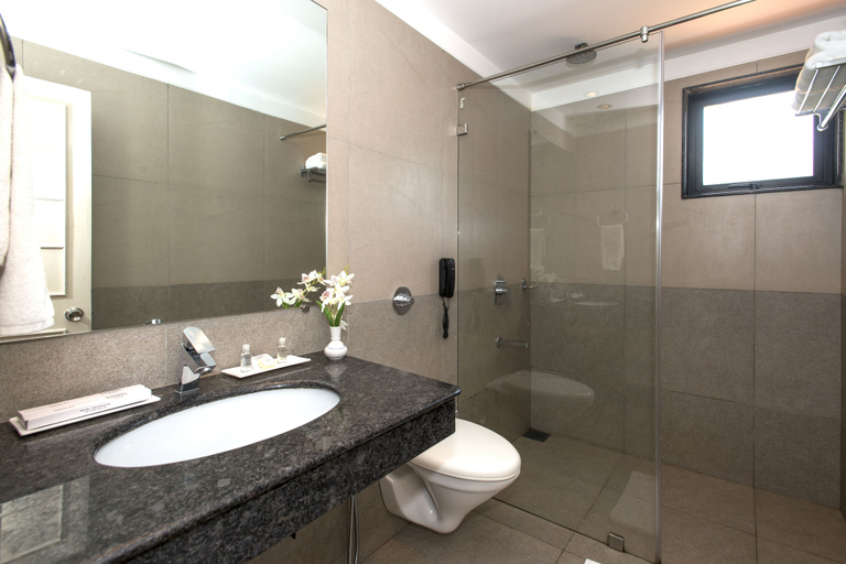 Bathroom 5, Nanu Beach Resort and Spa, South Goa