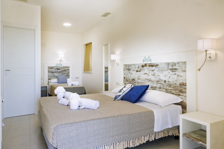 Bedroom 4, Mercury Beach Hotel, Carbonia-Iglesias