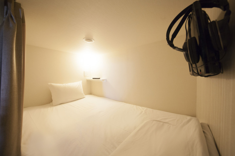 Bedroom 4, Ueno Station Hostel Oriental 1 - Caters to Men, Taitō