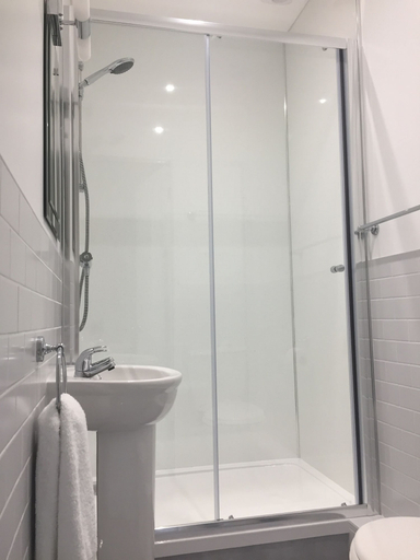 Bathroom 3, The Beehive Guest House, Staffordshire