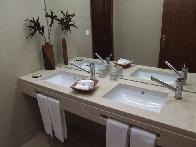 Bathroom 5, Casa Do Vale Hotel, Évora