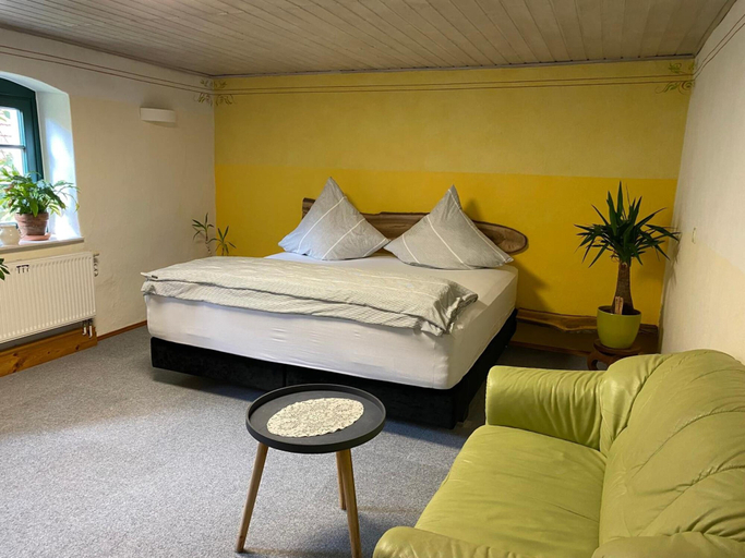 Bedroom 5, Grüne Idylle im Dresdener Süden, Sächsische Schweiz-Osterzgebirge