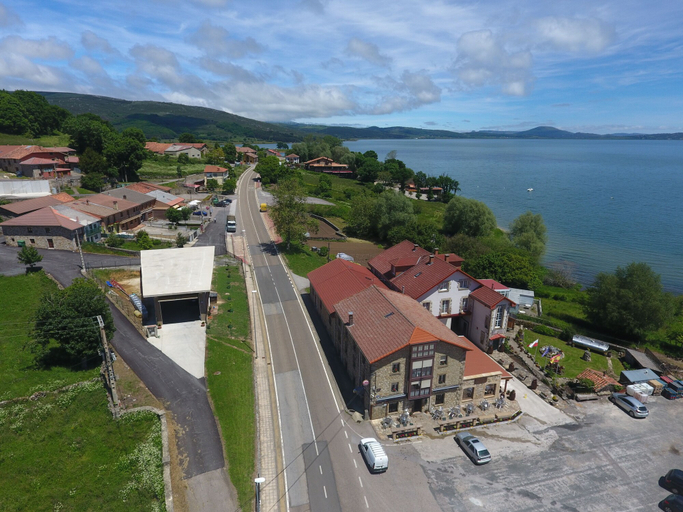 Exterior & Views 2, Pensión El Carloto, Cantabria
