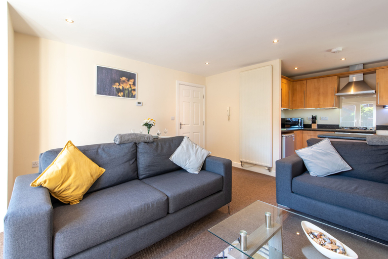 Others 5, Apartment 11, Nottinghamshire